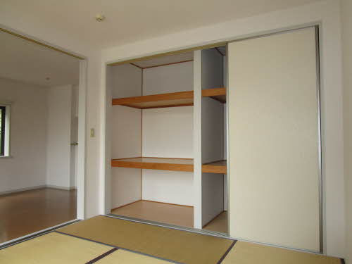 ファミーユ Ⅰ号館 A0101号-13