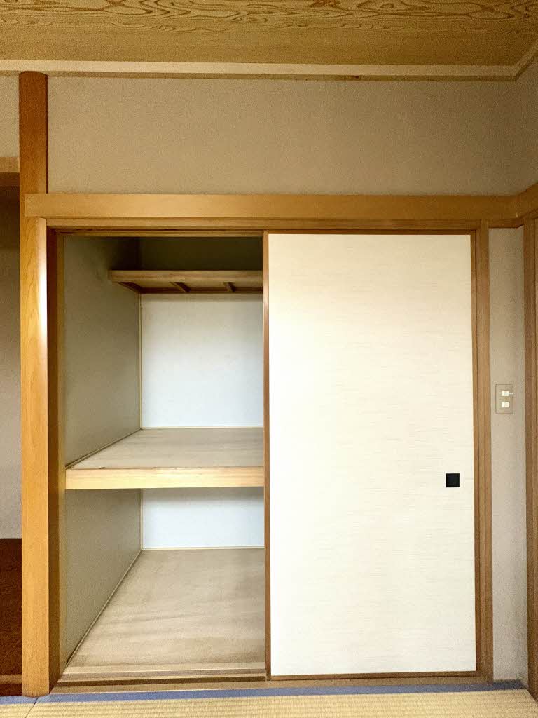 中吉田１丁目貸家-8
