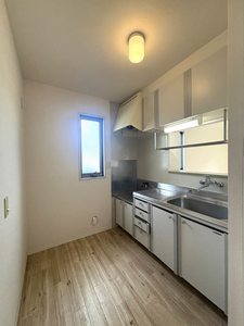 パークヴィレッジ C棟 ** C0102号-3