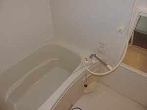 ファミーユ島町　Ｂ棟　＊＊ B0101号-6