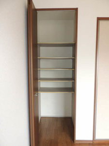 ファミーユ島町　Ｂ棟　＊＊ B0101号-10