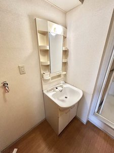 ハローキティ館　＊＊ A0202号-8