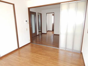 バリュージュ古賀島　Ｂ棟　＊ B0101号-1