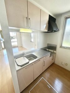 ウエスト・ヴィレッヂ　Ｃ棟　＊＊ C0102号-6