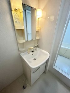 ウエスト・ヴィレッヂ　Ｃ棟　＊＊ C0102号-8