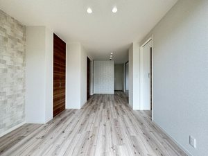 コンフォール川原田　Ｄ棟　＊ D0102号-1