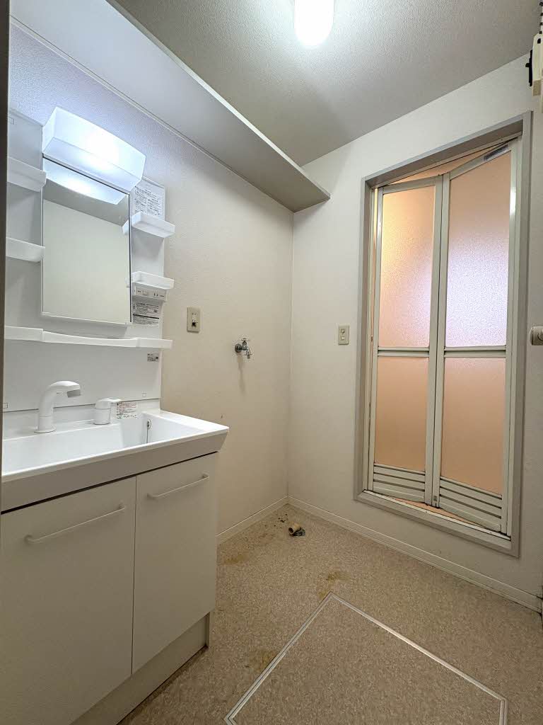 パークヴィレッジ C棟 ** C0102号-5