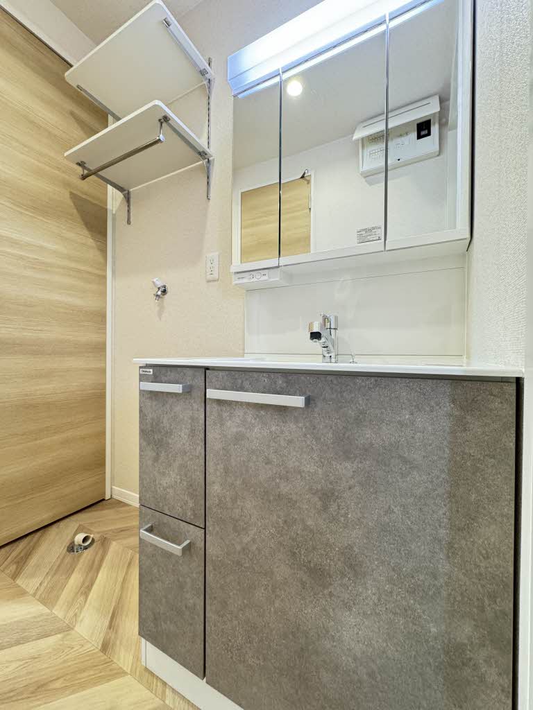 シャンテ和泉　Ｂ棟　＊＊ B0201号-5