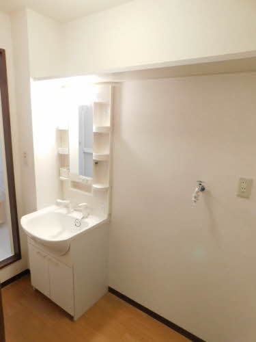 サンヒルズ　Ｃ棟　＊＊ C0201号-4