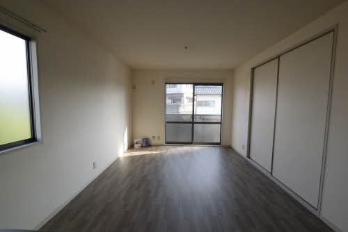 リヴ　アヴェニール　Ｂ棟　＊＊ B0201号-3