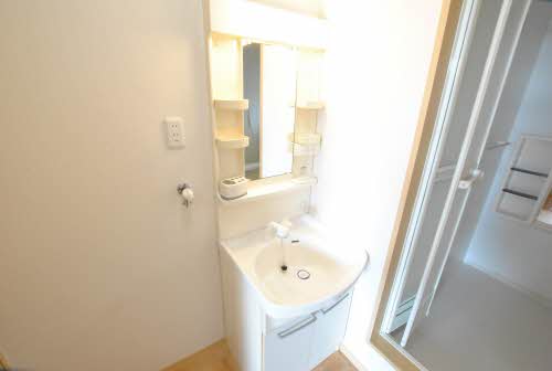 バリュージュ　＊＊　Ｂ棟 B0201号-4