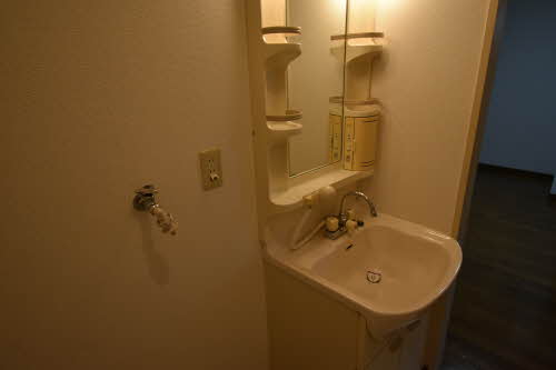 セフィーラ中村　Ｂ棟　＊＊ B0102号-4