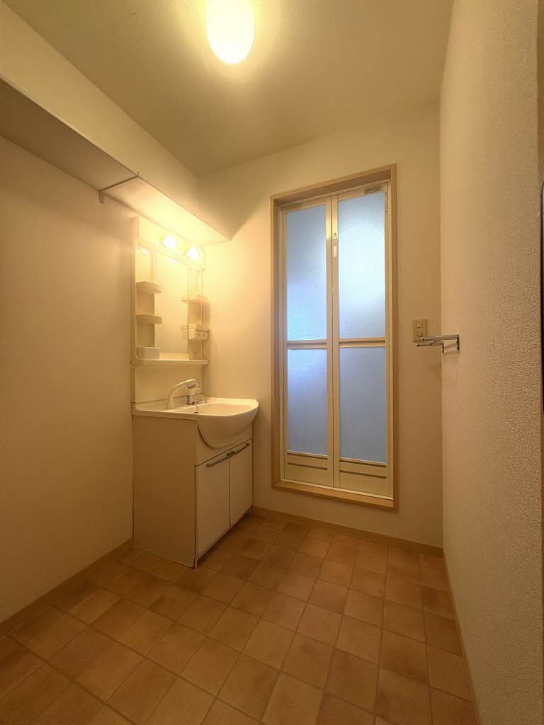 ガーデンシティ今井　Ｃ棟　＊ C0202号-6