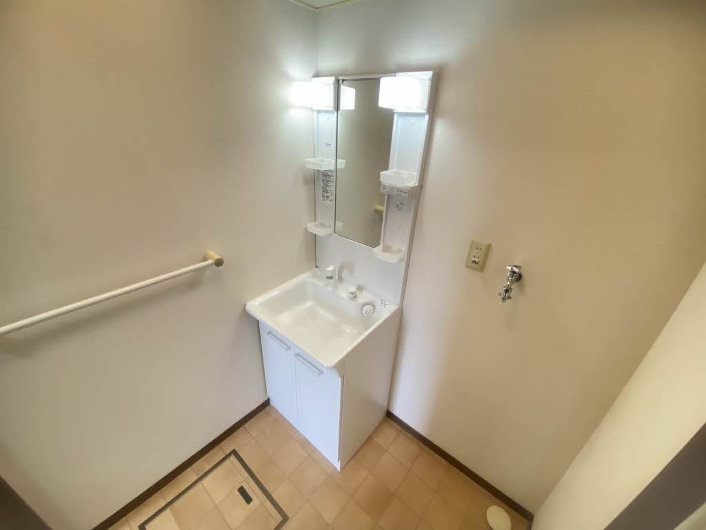 グリンヴェル　Ｂ棟　＊＊ B0101号-5