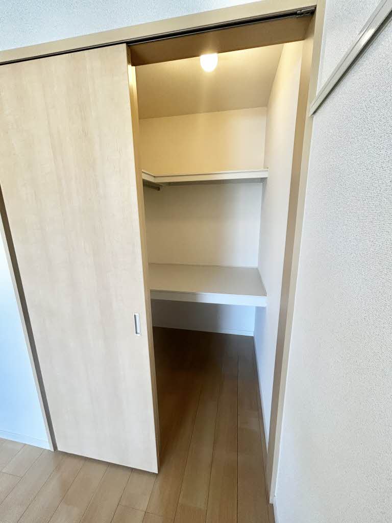 ウエスト・ヴィレッヂ　Ｃ棟　＊＊ C0102号-5