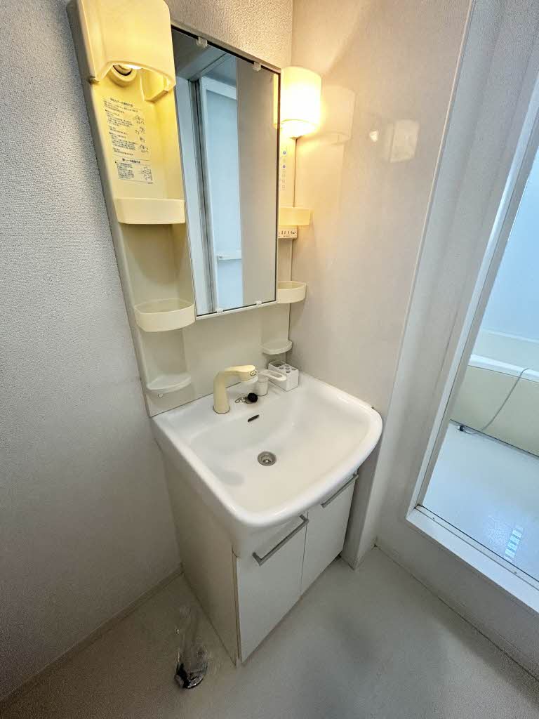 ウエスト・ヴィレッヂ　Ｃ棟　＊＊ C0102号-8