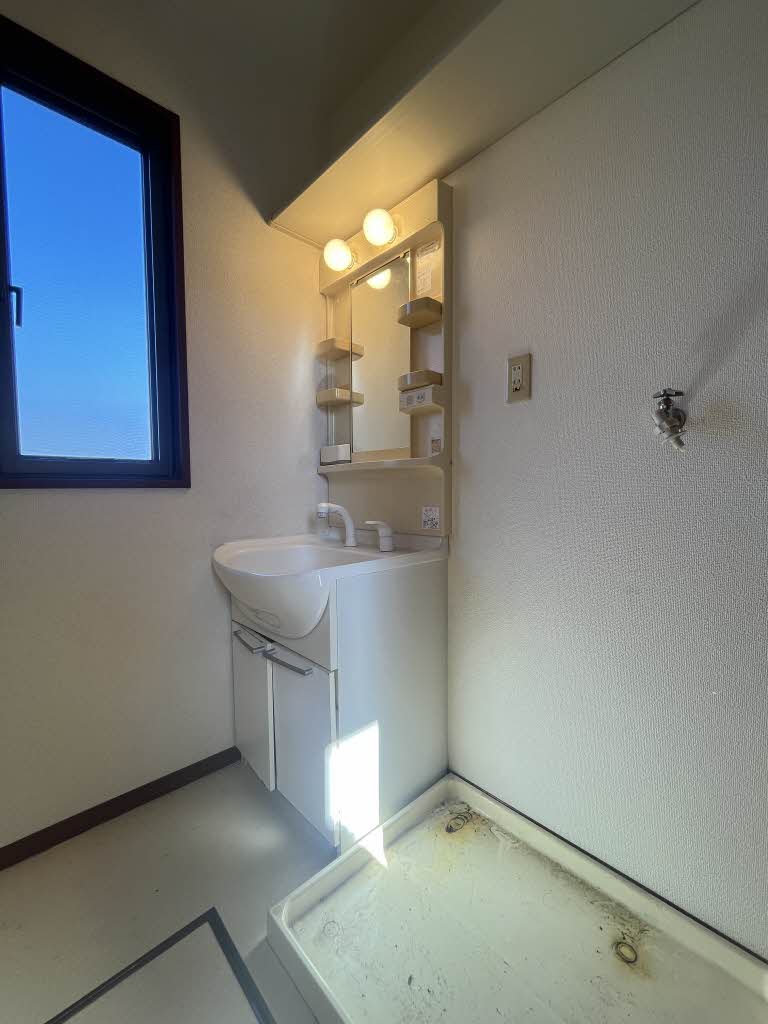 フォーレス・いすず　Ａ棟　＊＊ A0102号-8