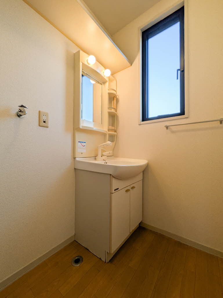 グランドール　Ａ棟　＊＊ A0102号-8