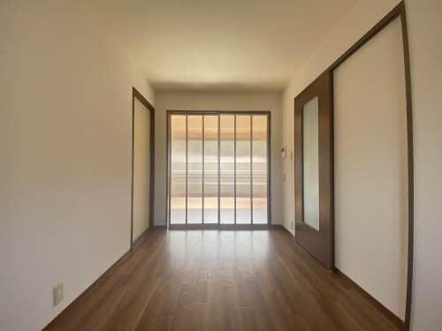 バリュージュ　＊＊ A0202号-2