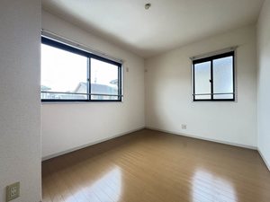 ファミール蔵上　Ｂ棟　＊ B0201号-8