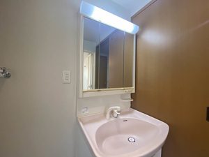 アネシス片野　＊＊ A0203号-5