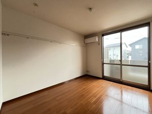 シャイニー・ウイング　Ｂ棟　＊＊ B0102号-2