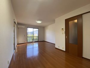 ラフィネ中曽根 A棟 ** A0102号-2