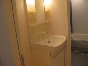 ジョイコート　Ｂ棟　＊＊ B0102号-3