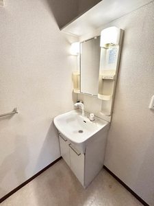 リバーサイドＴ　Ｂ棟　＊＊ B0101号-11
