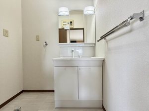 ホルサムコート　Ｂ棟　＊＊ B0201号-5