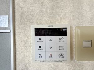 ホルサムコート　Ｂ棟　＊＊ B0201号-11