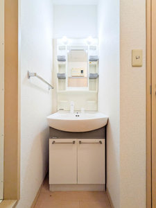 ラビアンローズⅢ　Ｂ棟　＊＊ B0102号-6