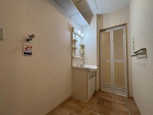 ヴィラ　ウィステリア新小が倉　Ａ棟　＊ A0101号-5