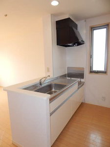 カーサ・ラピス　Ｅ棟　＊＊ E0202号-2