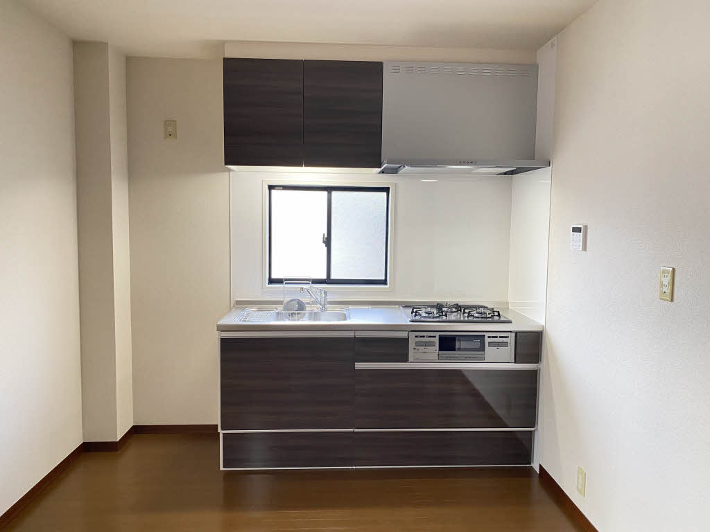 サンハイツ永犬丸 C棟 * C0202号-3