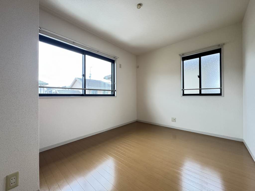 ファミール蔵上　Ｂ棟　＊ B0201号-8