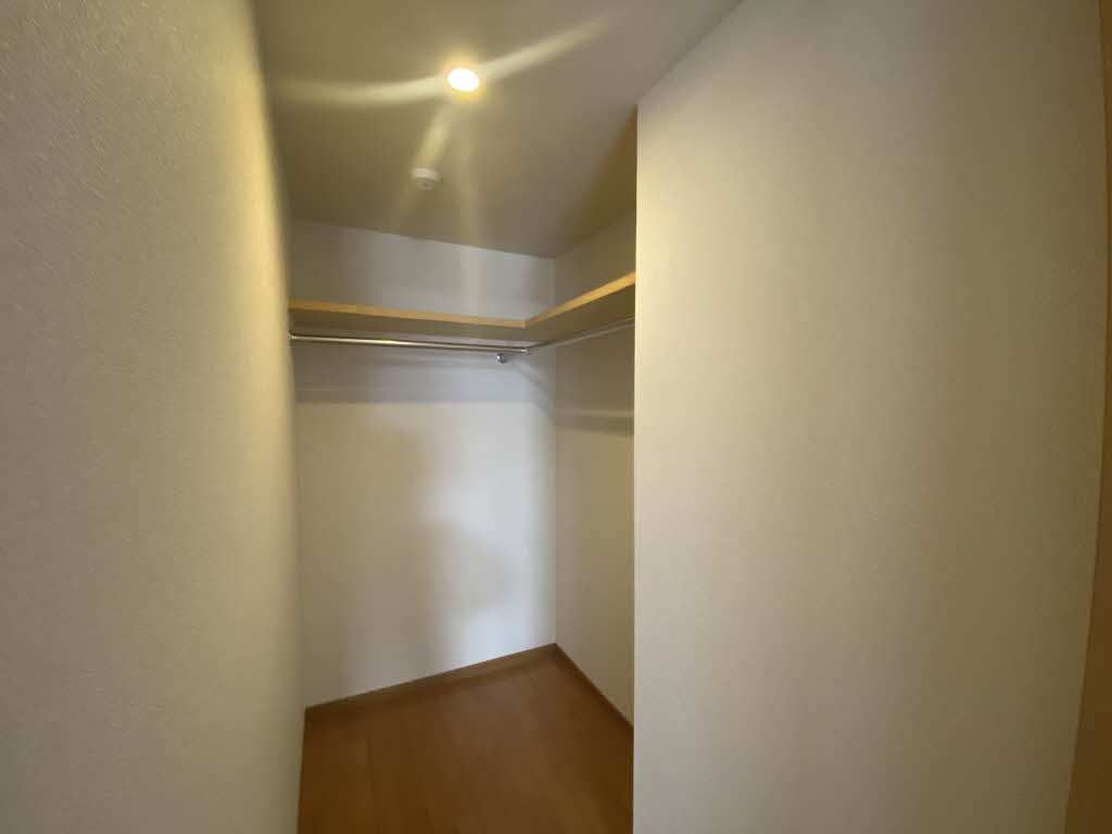 アネシス片野　＊＊ A0203号-8