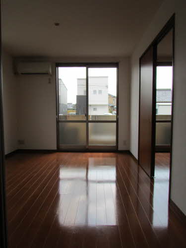 シャイニー・ウイング A棟 ** A0101号-2