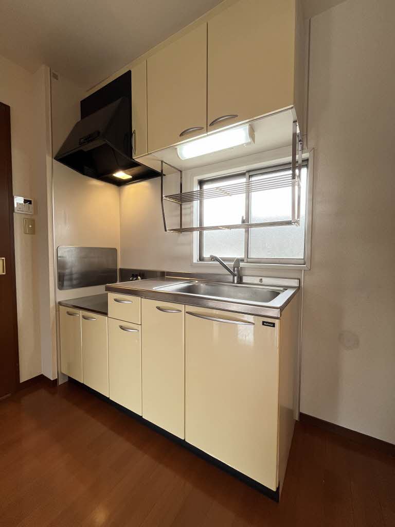 シャイニー・ウイング　Ｂ棟　＊＊ B0102号-3