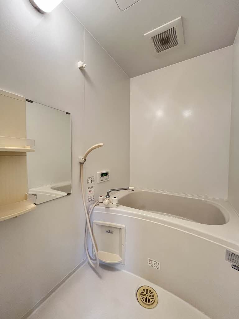 シャイニー・ウイング　Ｂ棟　＊＊ B0102号-4