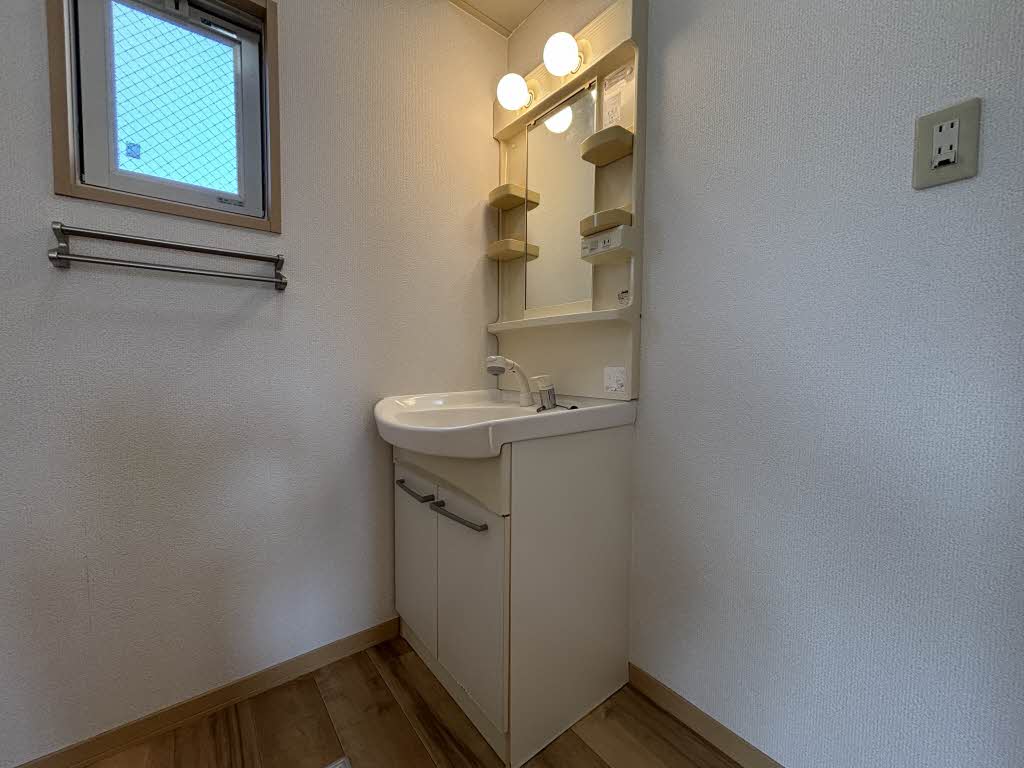 ストーク　２番館　Ｂ棟　＊＊ B0101号-5