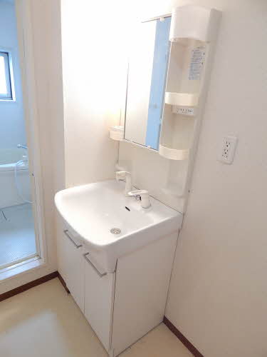 シュトラール　Ｂ棟　＊ B0201号-4