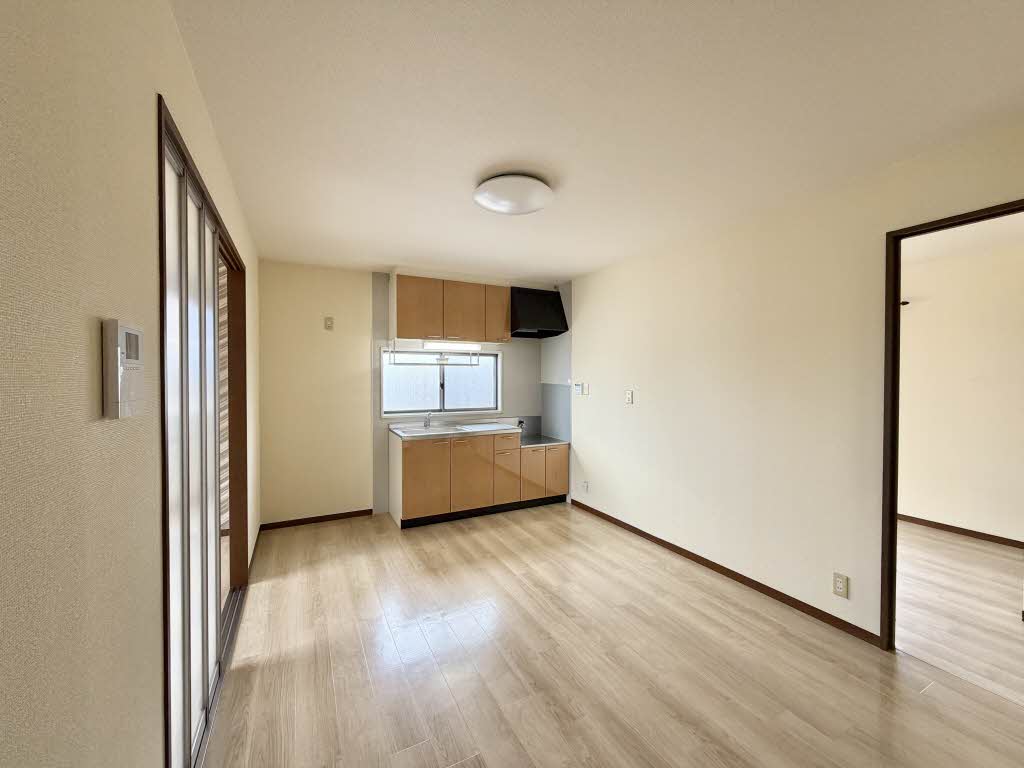 ホルサムコート　Ｂ棟　＊＊ B0201号-2