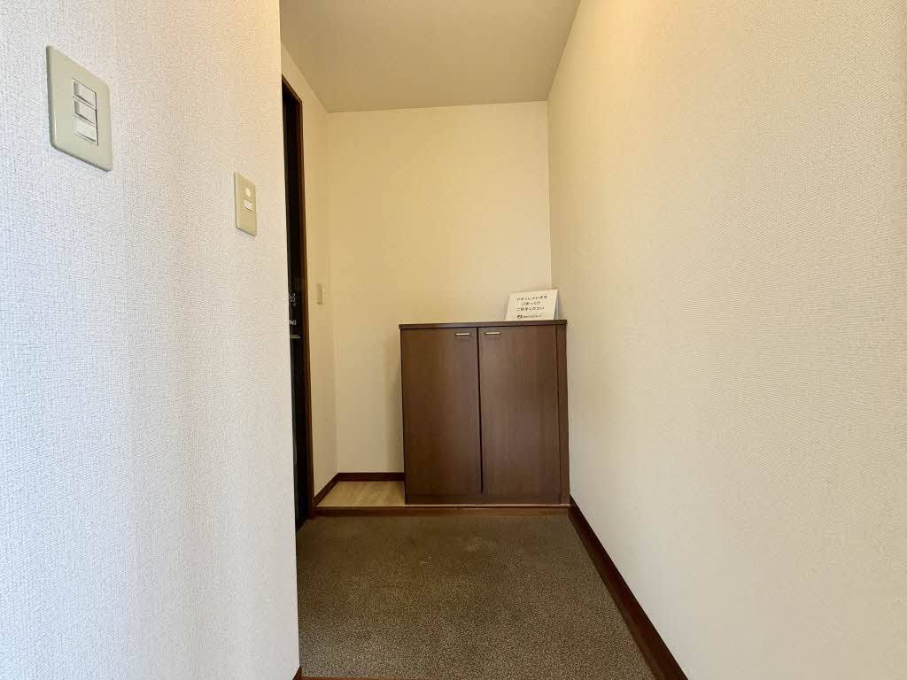 ホルサムコート　Ｂ棟　＊＊ B0201号-12