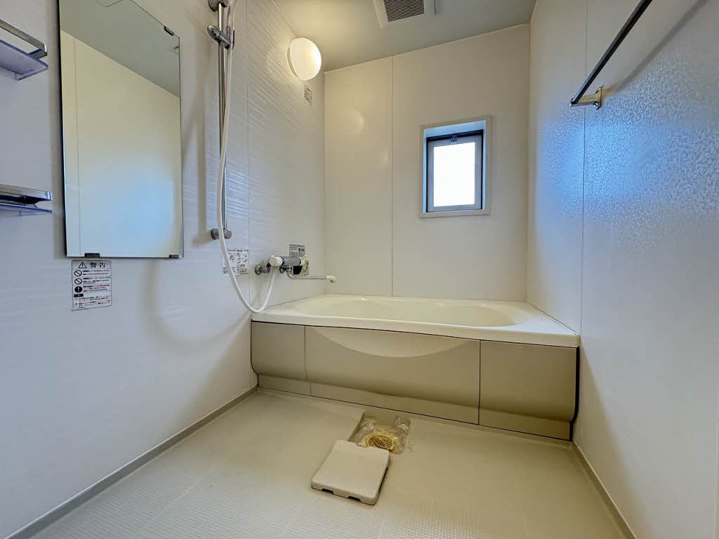 アルヴェ・ヒロ　＊ A0202号-4