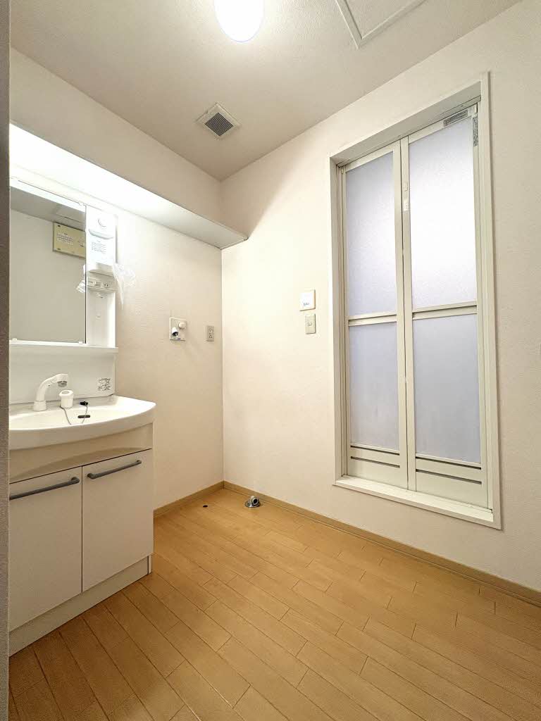 ヴァン・シャトーＮ＆Ｍ　＊＊ A0101号-5