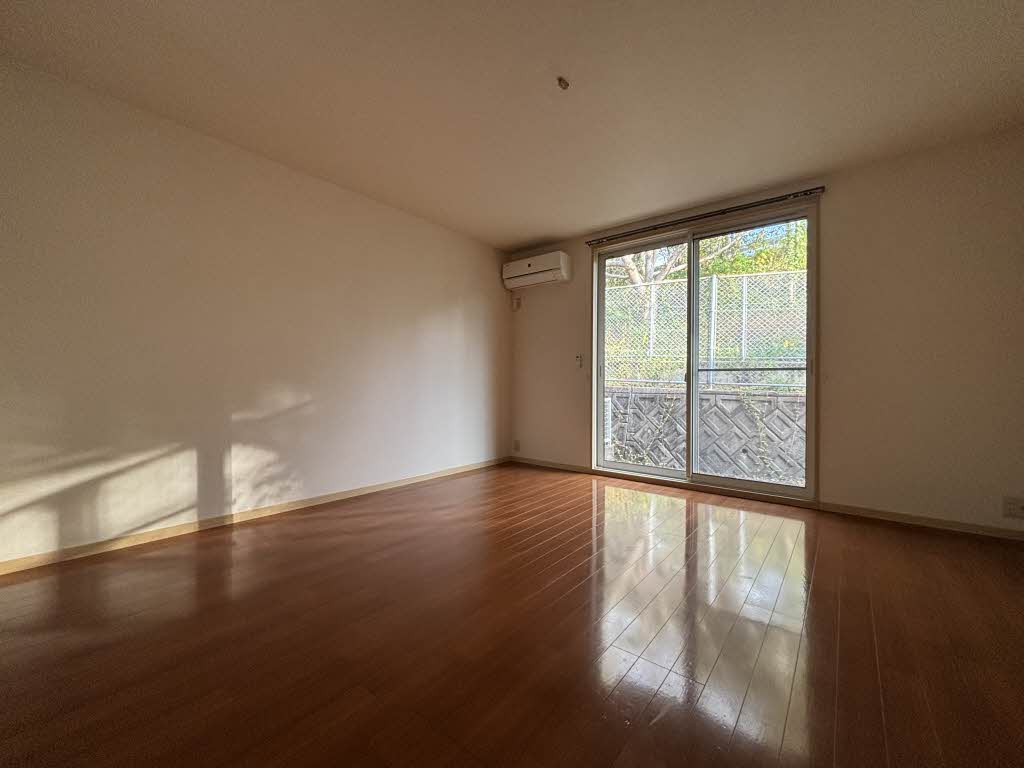 ヴィラ　ウィステリア新小が倉　Ａ棟　＊ A0101号-2