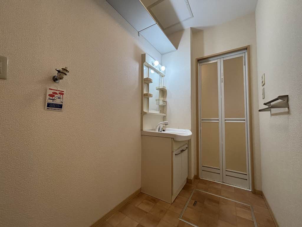 ヴィラ　ウィステリア新小が倉　Ａ棟　＊ A0101号-5