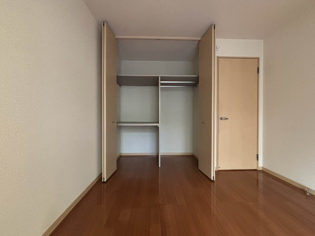 ヴィラ　ウィステリア新小が倉　Ａ棟　＊ A0101号-8