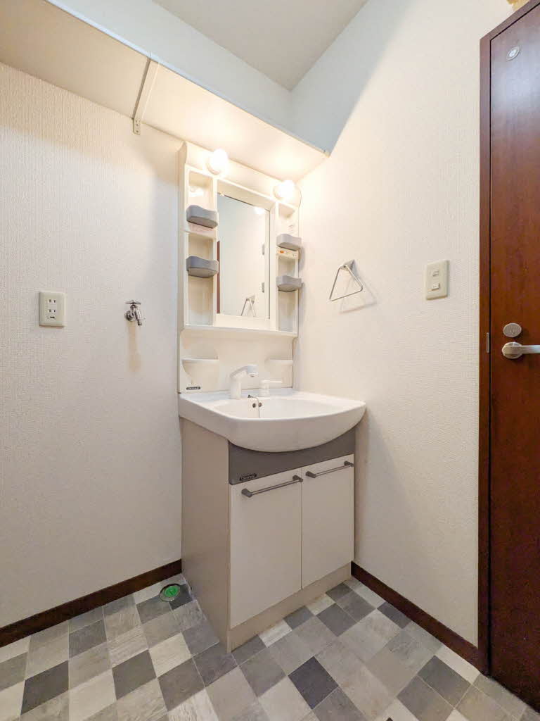 アイビー　Ａ棟　＊＊ A0101号-7